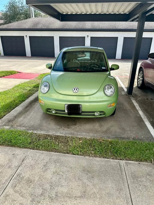 2004 Volkswagen New Beetle - Image 2 of 6