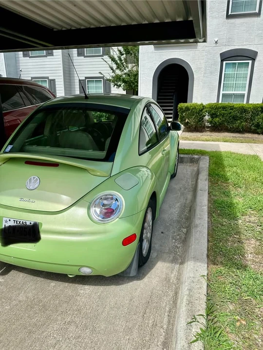 2004 Volkswagen New Beetle - Image 5 of 6