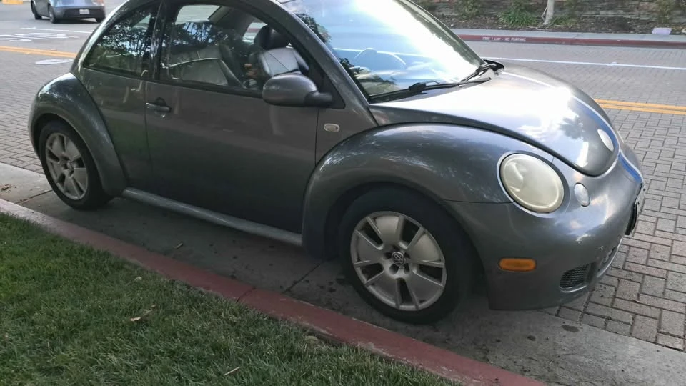2004 Volkswagen New Beetle - Image 2 of 2