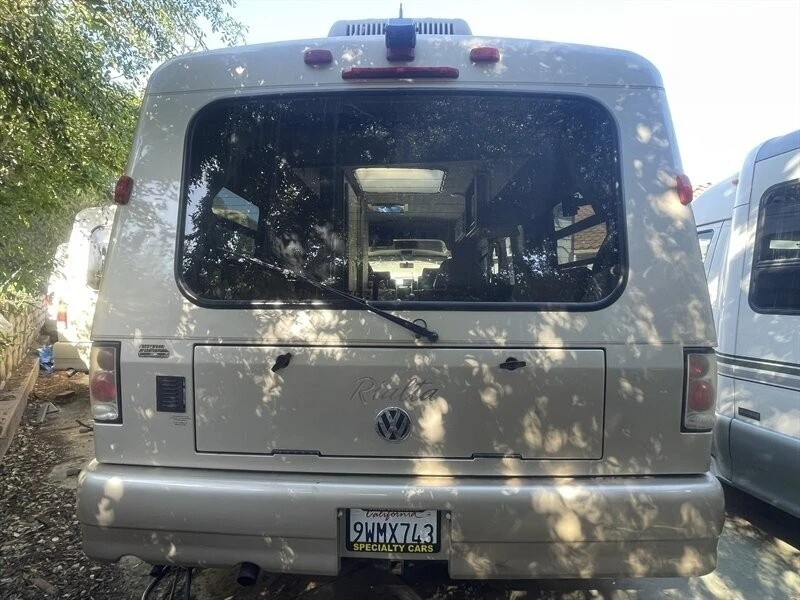 2004 Volkswagen EuroVan - Image 2 of 12