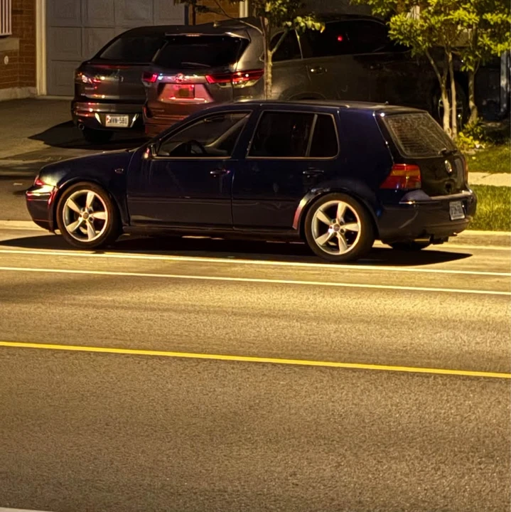 2004 Volkswagen Golf - Image 2 of 14
