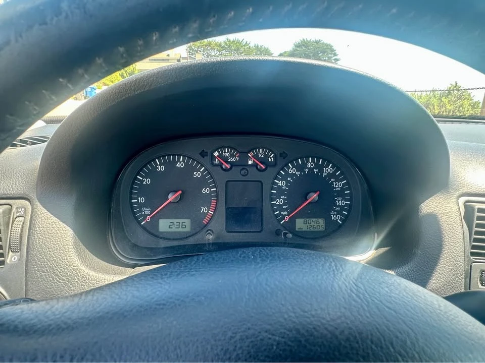 2004 Volkswagen Golf - Image 9 of 12