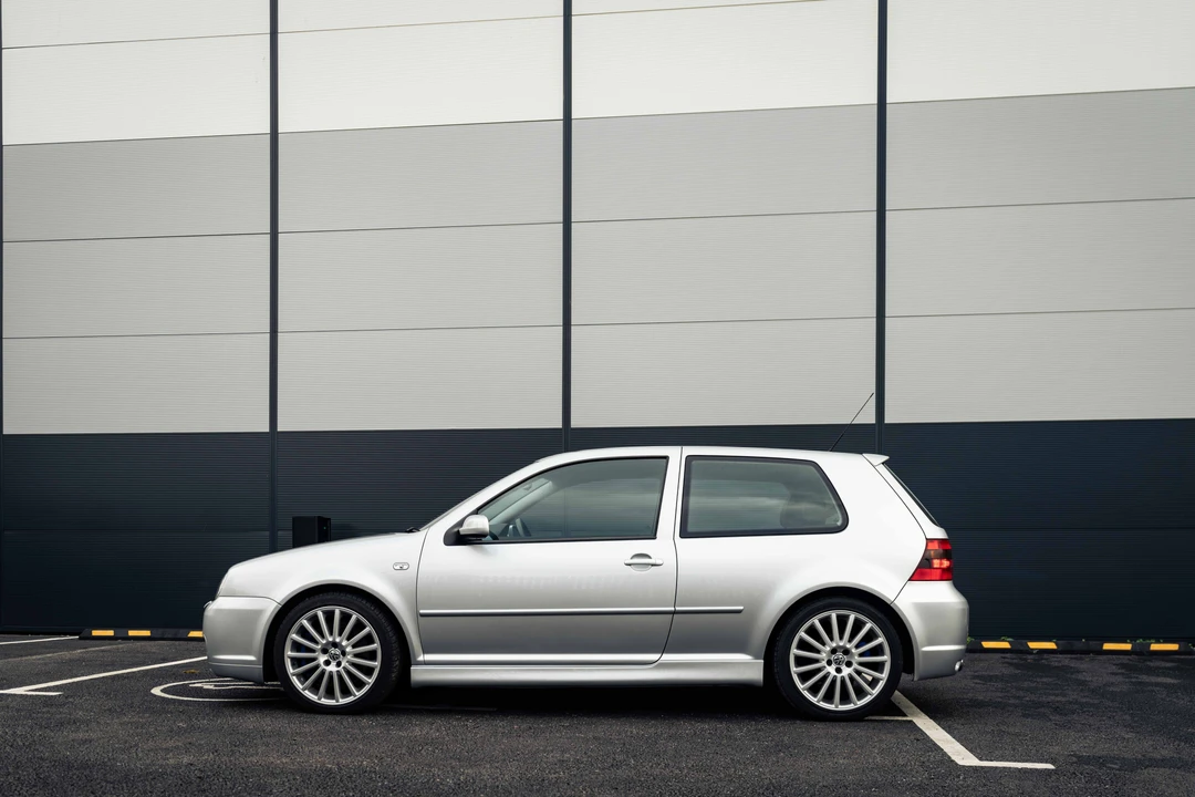 2004 Volkswagen R32 Mk4 - Image 4 of 31