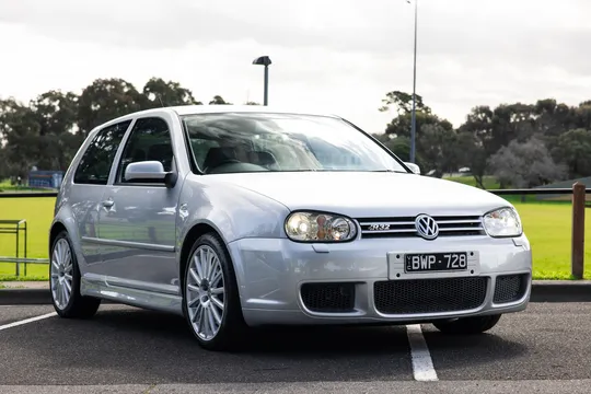 2004 Volkswagen Golf R32