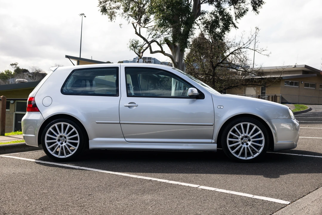2004 Volkswagen R32 Mk4 - Image 8 of 31