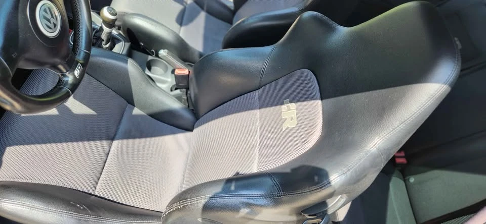 2004 Volkswagen R32 Mk4 - Image 9 of 20