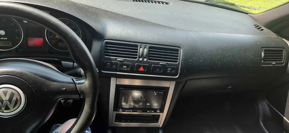 2004 Volkswagen R32 Mk4 - Image 12 of 20
