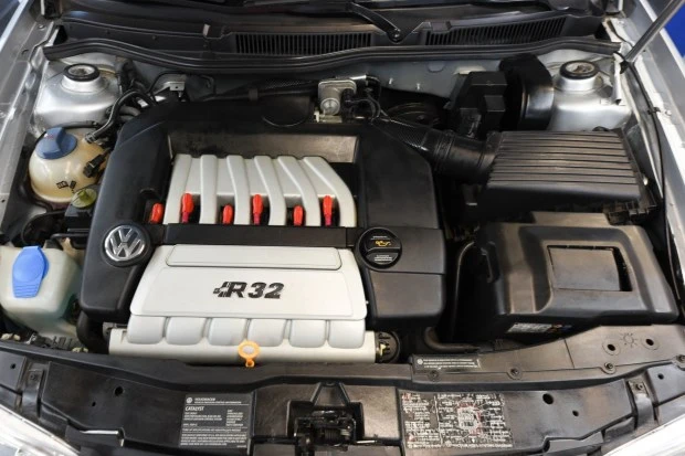 2004 Volkswagen R32 Mk4 - Image 6 of 7