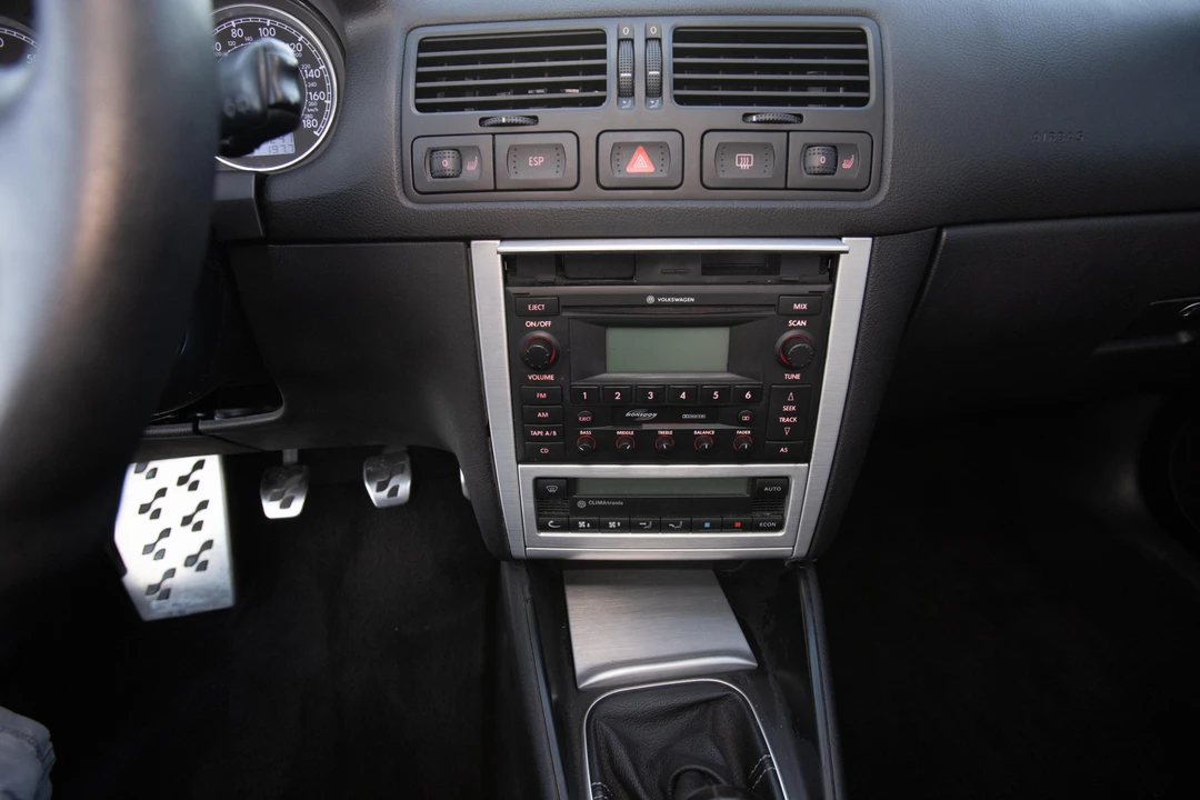 2004 Volkswagen R32 Mk4 - Image 28 of 30