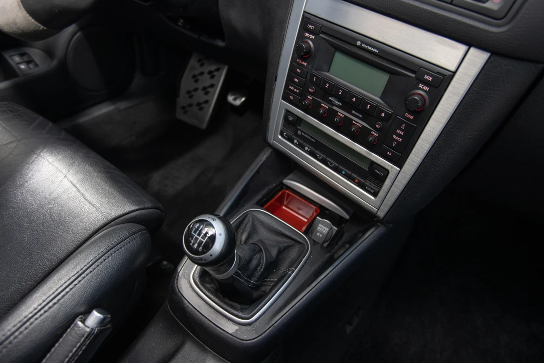 2004 Volkswagen R32 Mk4 - Image 25 of 30