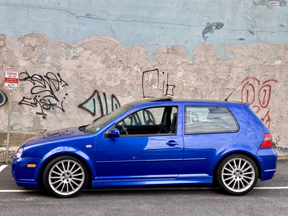2004 Volkswagen R32 Mk4 - Image 2 of 31