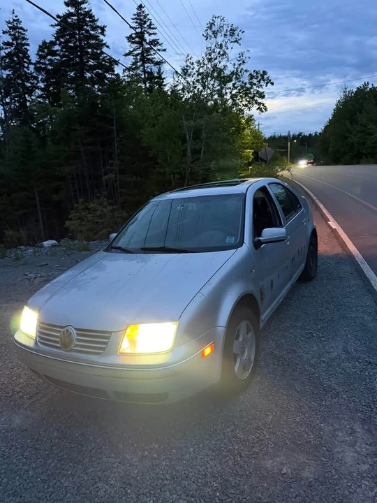 2004 Volkswagen Jetta - Image 2 of 12