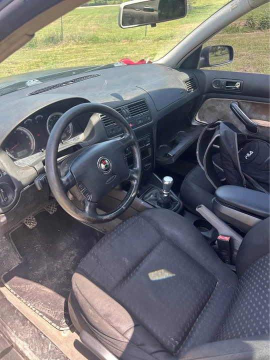 2004 Volkswagen A4 Jetta - Image 10 of 17