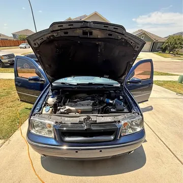 2004 Volkswagen Jetta 1.4T SEL Sedan 4D
