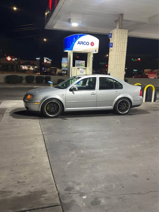 2004 Volkswagen A4 Jetta - Image 2 of 10