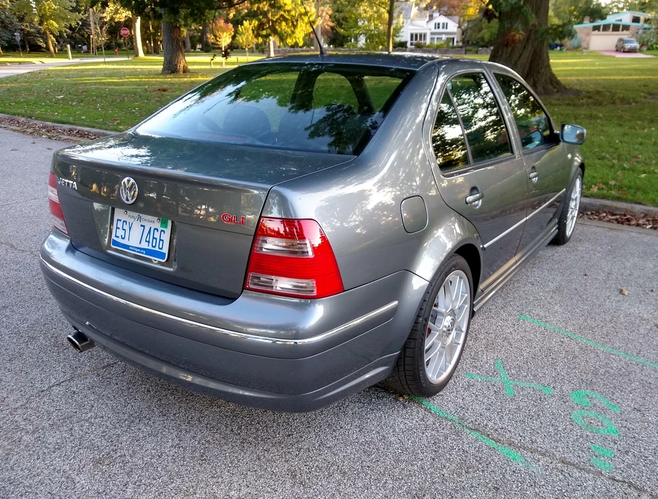 2004 Volkswagen A4 Jetta - Image 18 of 31