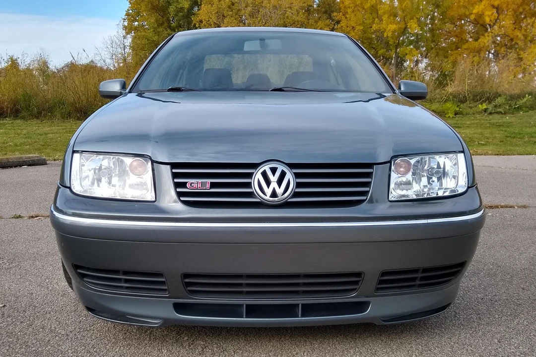 2004 Volkswagen A4 Jetta - Image 2 of 31