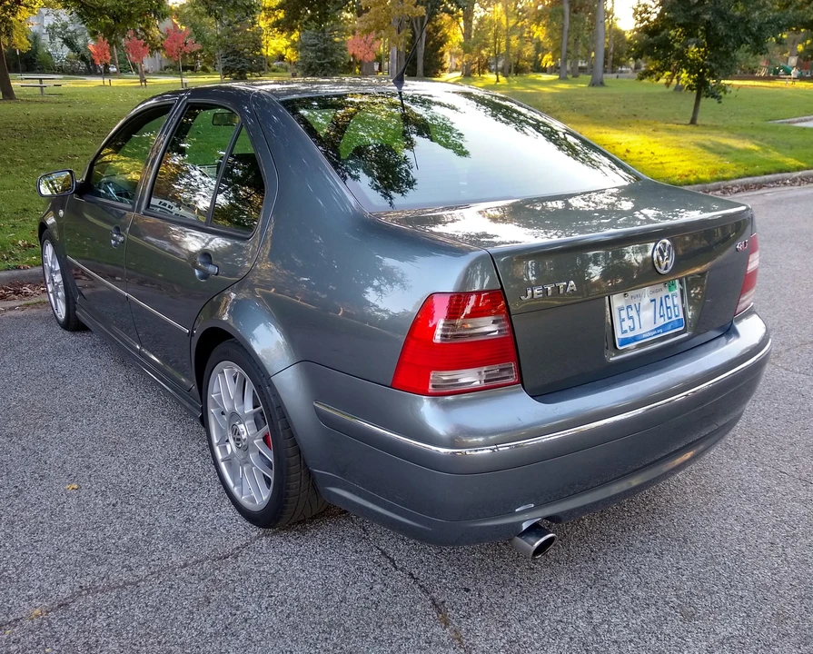 2004 Volkswagen A4 Jetta - Image 12 of 31