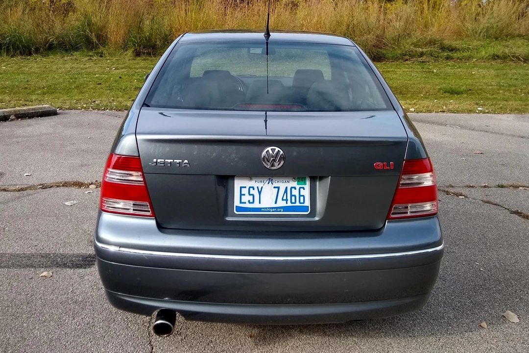 2004 Volkswagen A4 Jetta - Image 5 of 31