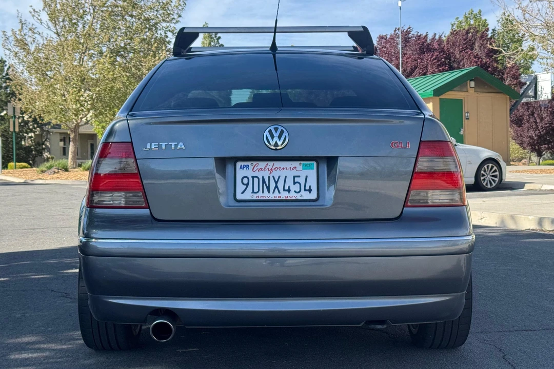 2004 Volkswagen A4 Jetta - Image 5 of 31