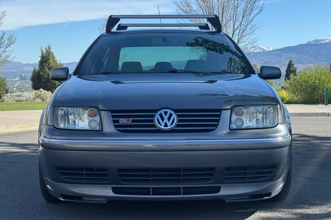 2004 Volkswagen A4 Jetta - Image 2 of 31