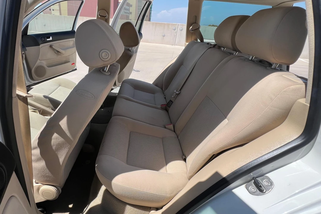 2004 Volkswagen A4 Jetta - Image 21 of 31