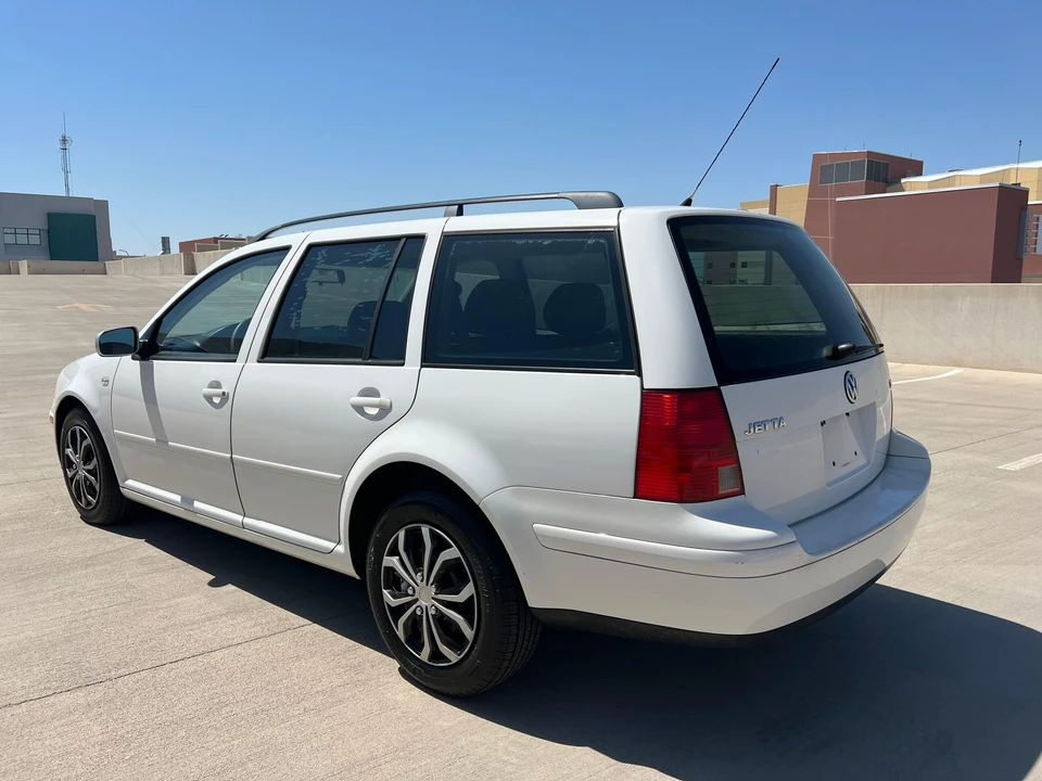 2004 Volkswagen A4 Jetta - Image 7 of 31