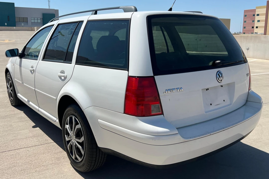 2004 Volkswagen A4 Jetta - Image 4 of 31