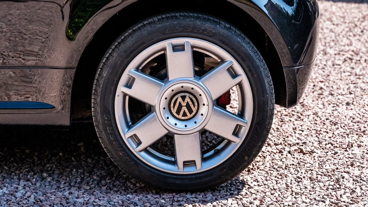 2004 Volkswagen Golf - Image 12 of 30