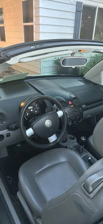 2004 Volkswagen New Beetle - Image 5 of 10
