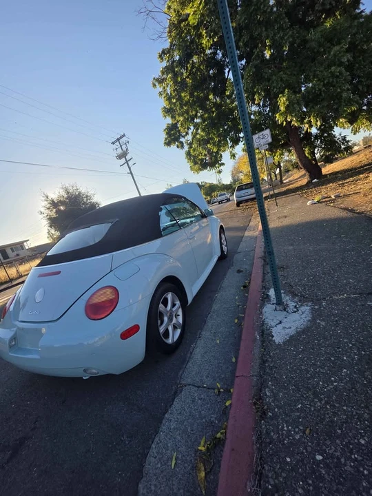 2004 Volkswagen New Beetle - Image 4 of 11