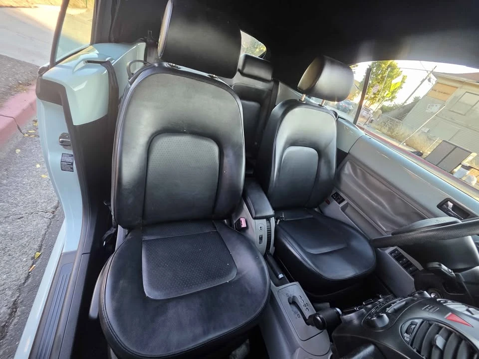2004 Volkswagen New Beetle - Image 9 of 11