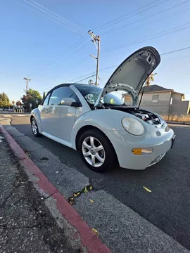 2004 Volkswagen New Beetle Convertible 2D