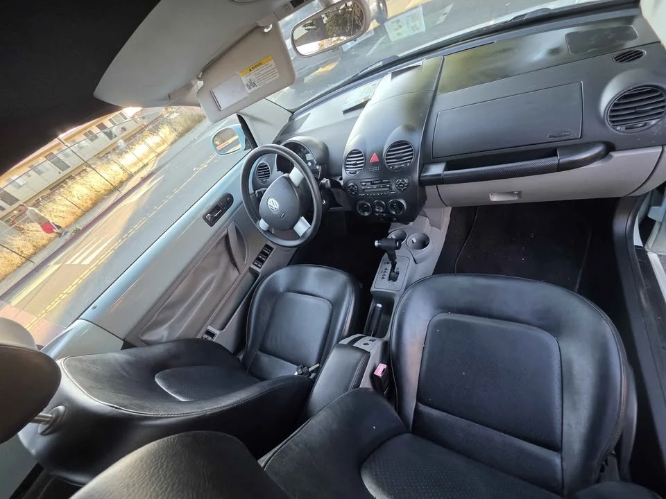 2004 Volkswagen New Beetle - Image 6 of 11