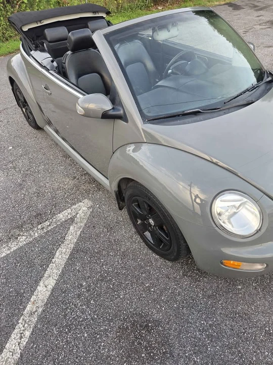 2004 Volkswagen New Beetle - Image 4 of 7
