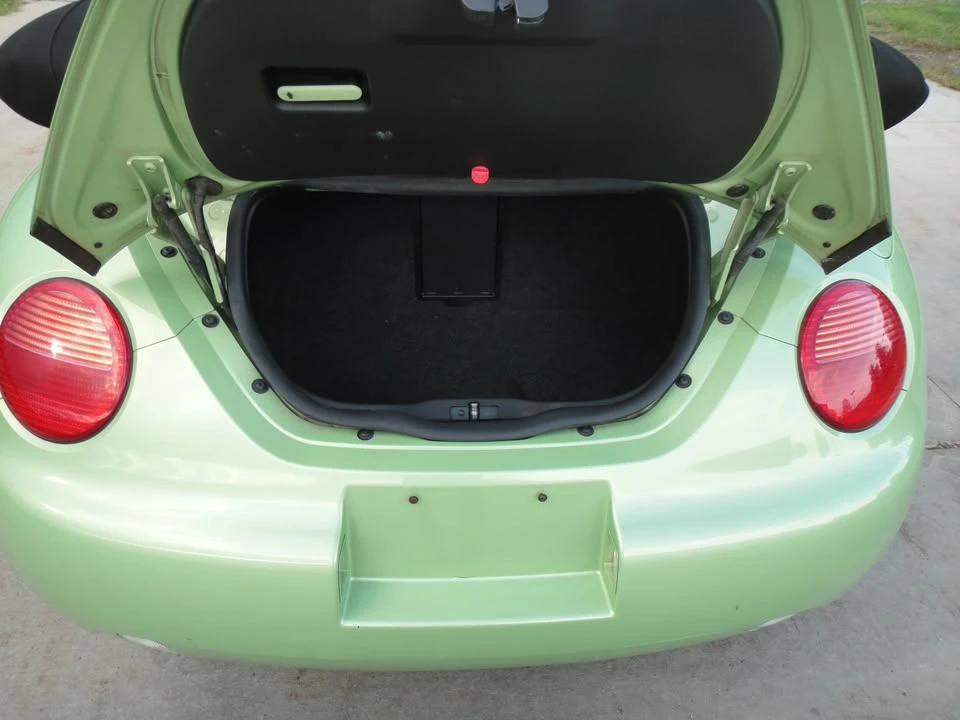 2004 Volkswagen New Beetle - Image 13 of 20