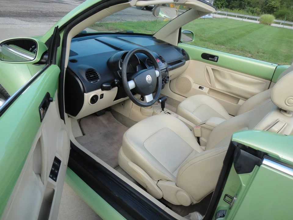 2004 Volkswagen New Beetle - Image 7 of 20