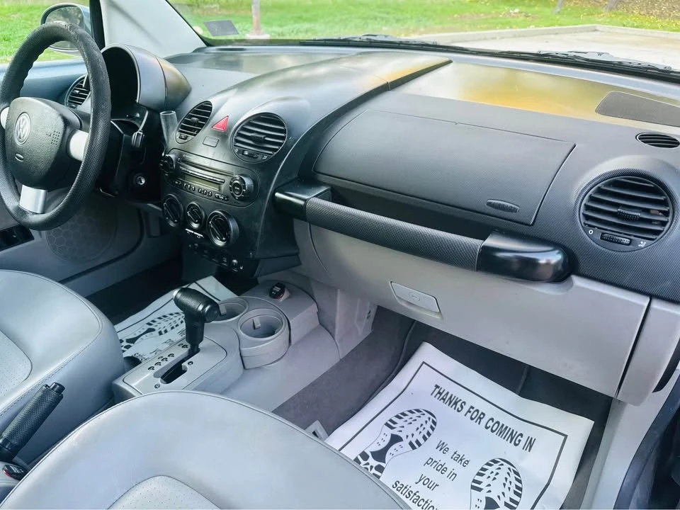 2004 Volkswagen New Beetle - Image 17 of 20