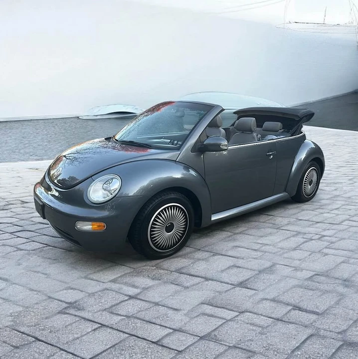 2004 Volkswagen New Beetle - Image 11 of 20
