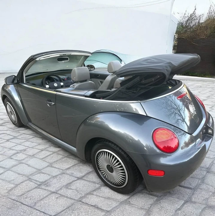2004 Volkswagen New Beetle - Image 14 of 20