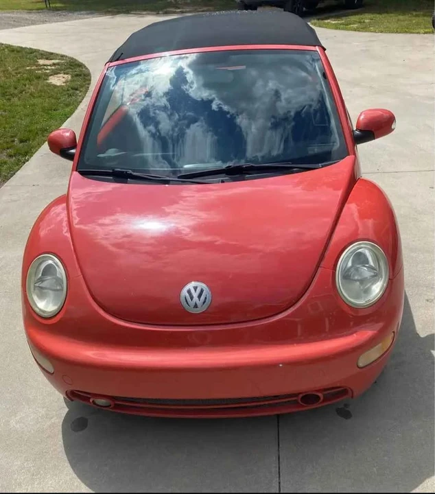 2004 Volkswagen New Beetle - Image 2 of 8