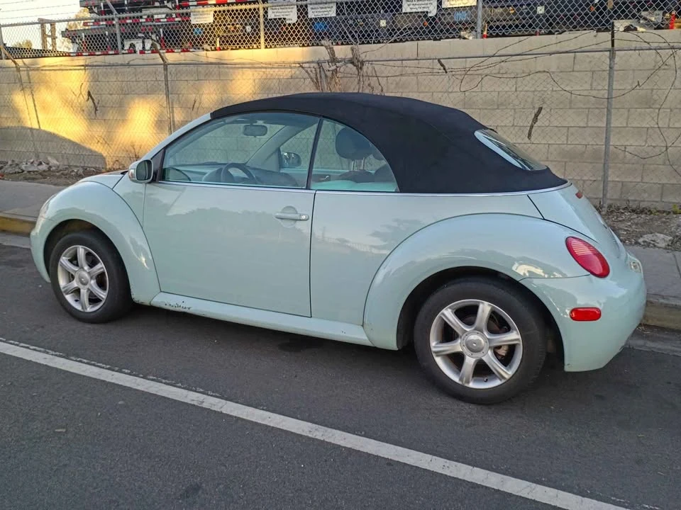 2004 Volkswagen New Beetle - Image 5 of 5