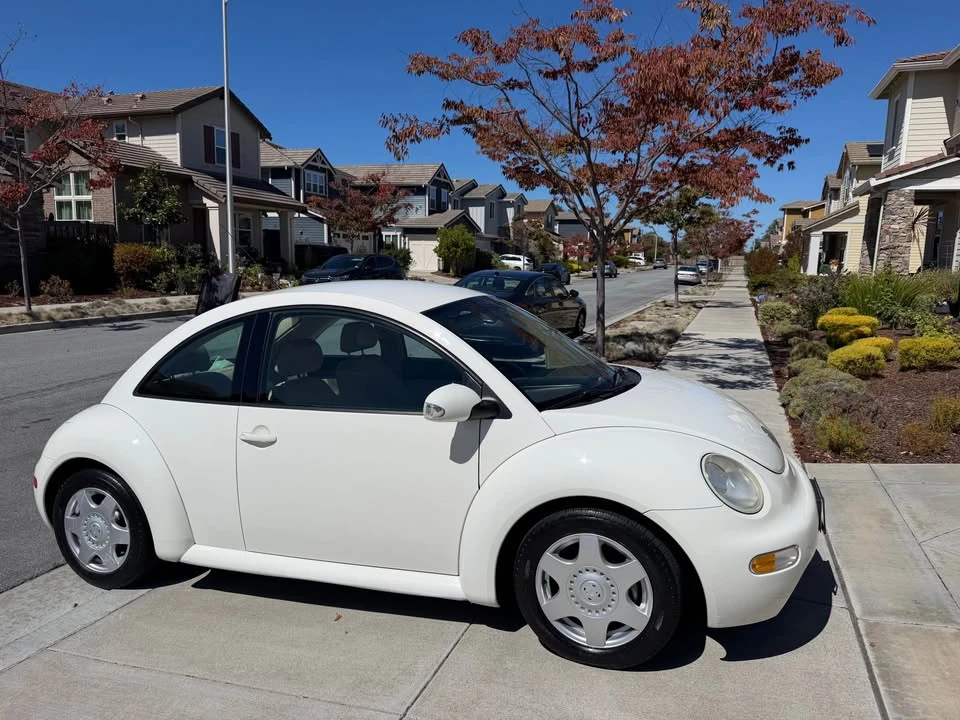 2004 Volkswagen New Beetle - Image 2 of 14