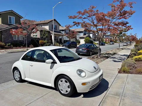 2004 Volkswagen New Beetle GL Hatchback Coupe 2D
