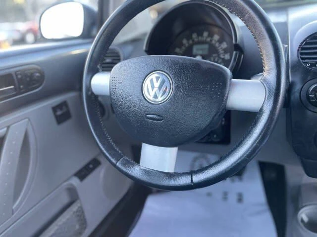 2004 Volkswagen New Beetle - Image 12 of 13