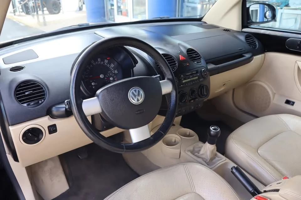 2004 Volkswagen New Beetle - Image 17 of 20
