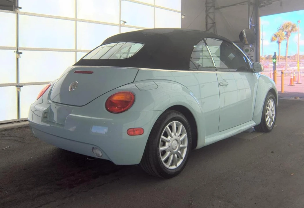 2004 Volkswagen New Beetle - Image 5 of 12