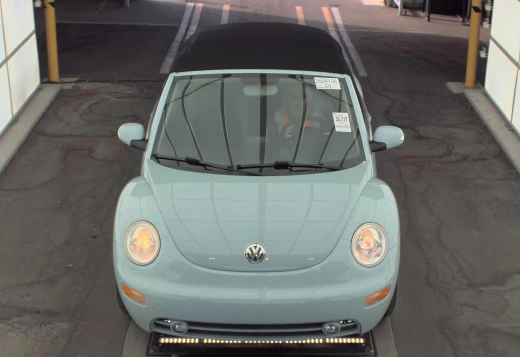 2004 Volkswagen New Beetle - Image 2 of 12