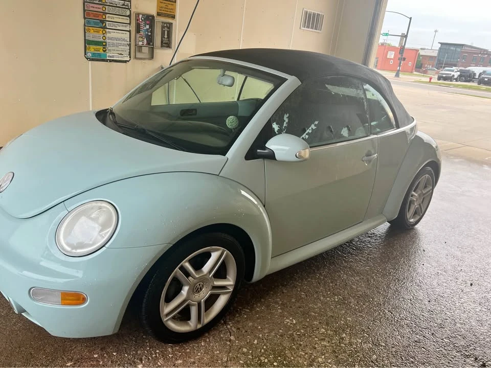 2004 Volkswagen New Beetle - Image 3 of 4