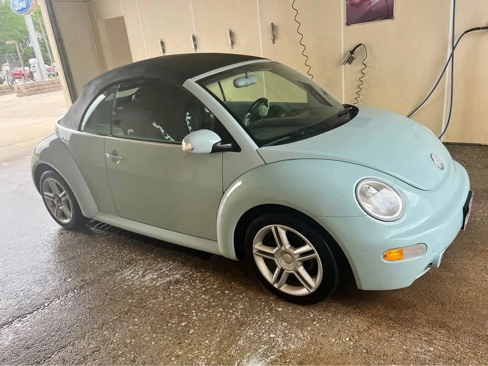 2004 Volkswagen New Beetle - Image 2 of 4